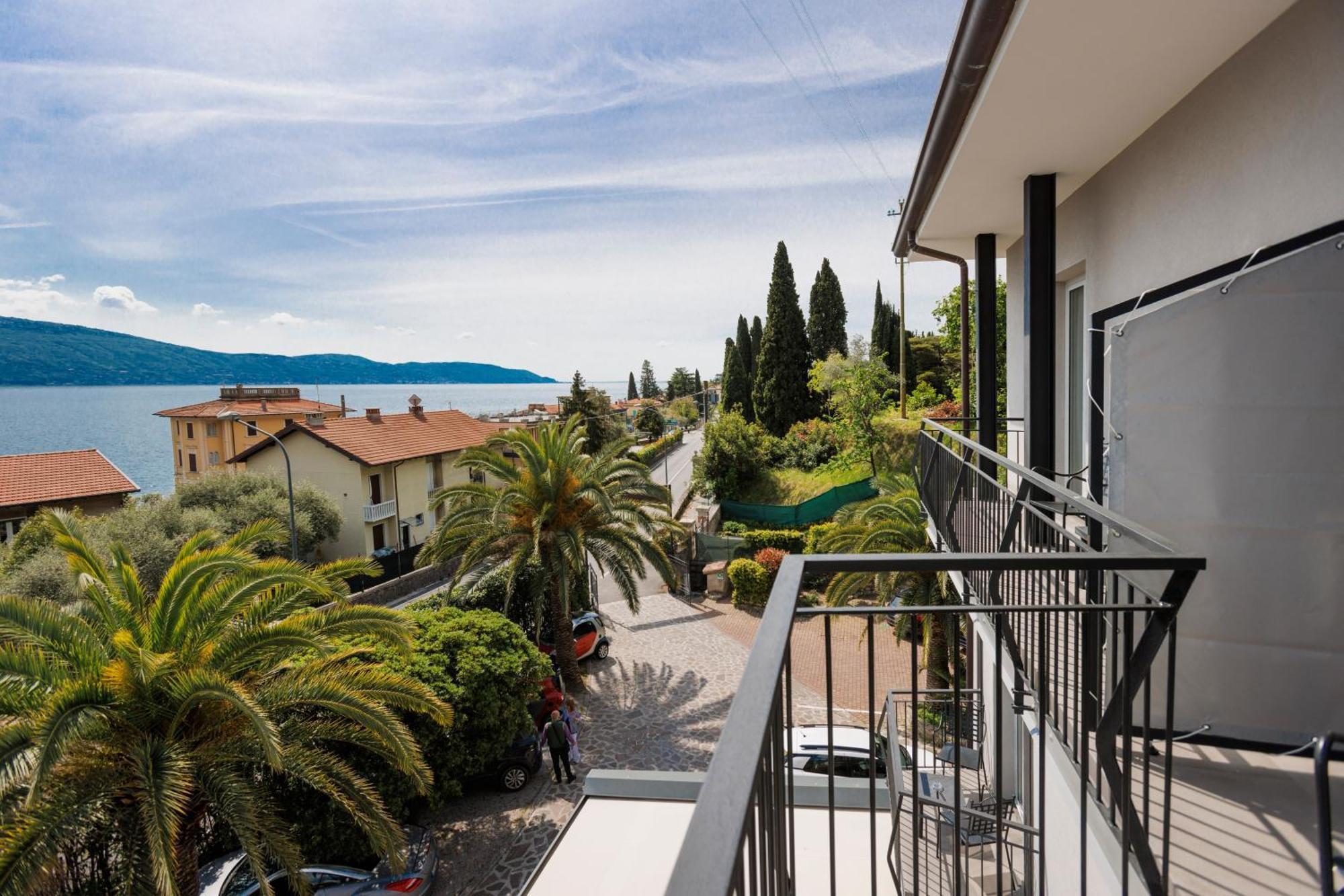 Livia 3* Gargnano