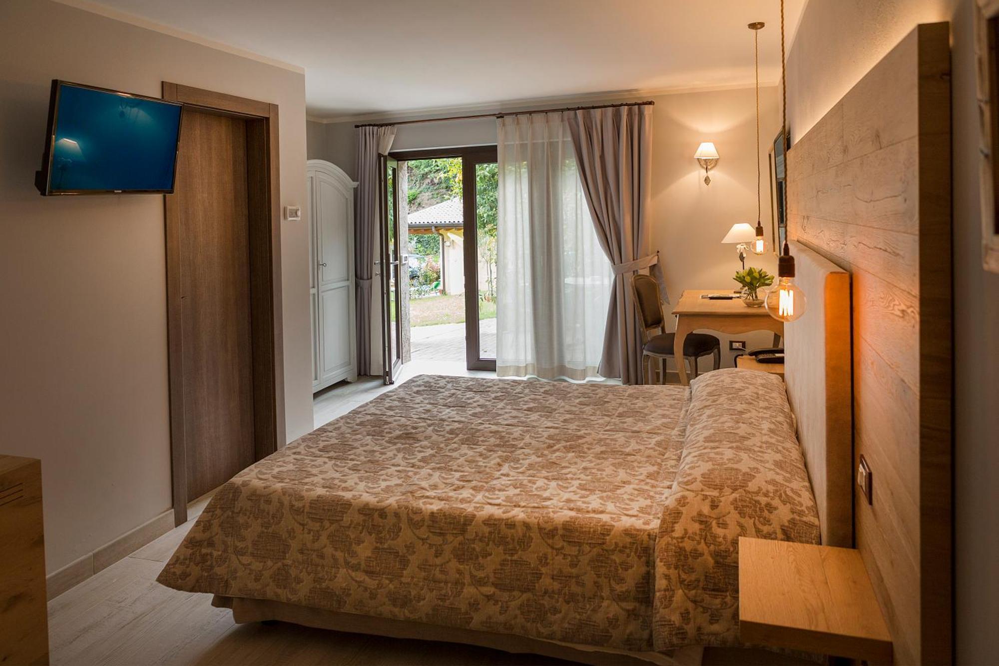 Livia 3* Gargnano